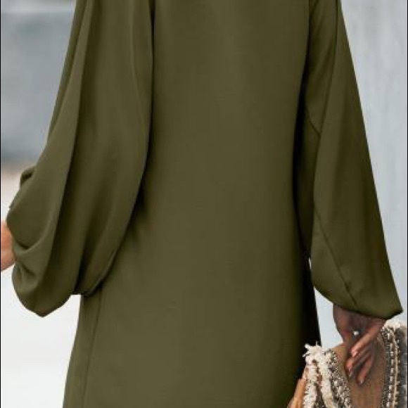 Green dress - Picture 2 of 5